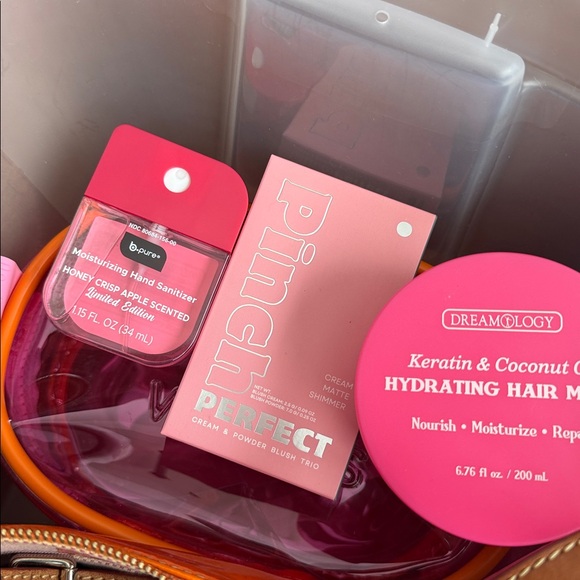 Incredible Bundle Opportunities!! 💄 SO MANY quality items. 🛍️ - Picture 7 of 10